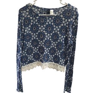 H&M Divided Blue White Floral Long Sleeve Crochet Hem Knit Top Size small